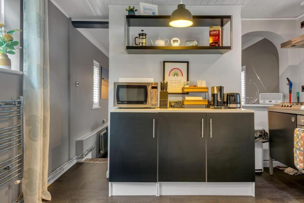 Two Bedroom Private Cottage With Private Parking Just By The Sea Herne Bay Extérieur photo
