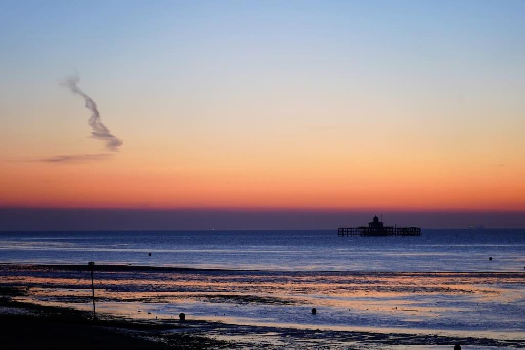 Two Bedroom Private Cottage With Private Parking Just By The Sea Herne Bay Extérieur photo