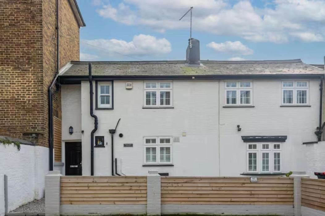 Two Bedroom Private Cottage With Private Parking Just By The Sea Herne Bay Extérieur photo