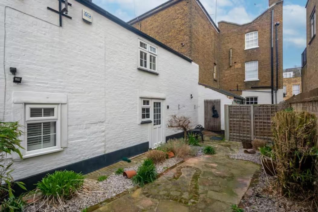 Two Bedroom Private Cottage With Private Parking Just By The Sea Herne Bay Extérieur photo