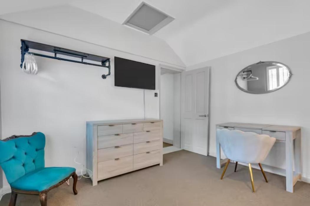 Two Bedroom Private Cottage With Private Parking Just By The Sea Herne Bay Extérieur photo