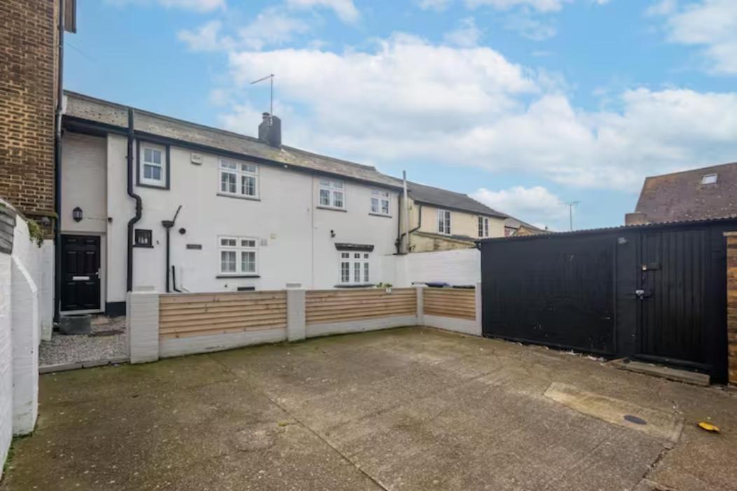 Two Bedroom Private Cottage With Private Parking Just By The Sea Herne Bay Extérieur photo