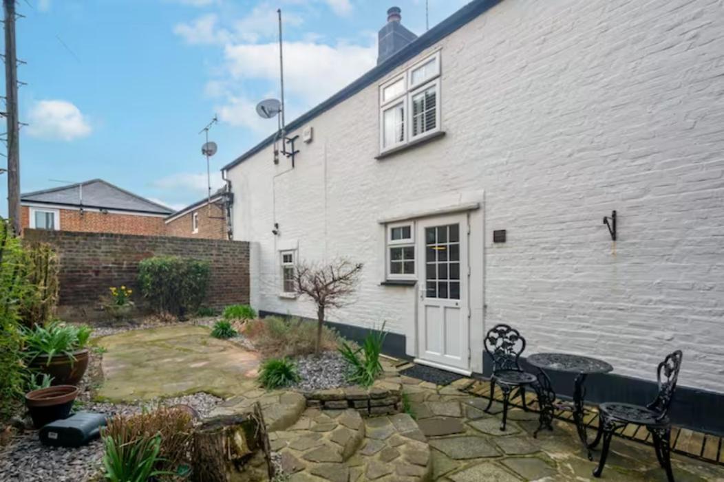 Two Bedroom Private Cottage With Private Parking Just By The Sea Herne Bay Extérieur photo
