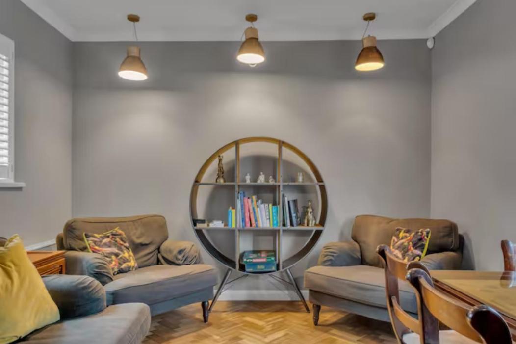 Two Bedroom Private Cottage With Private Parking Just By The Sea Herne Bay Extérieur photo