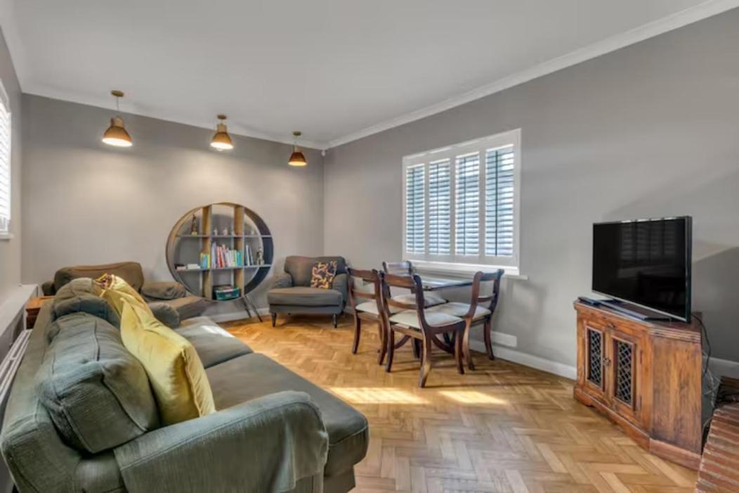 Two Bedroom Private Cottage With Private Parking Just By The Sea Herne Bay Extérieur photo